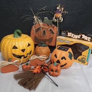 lot 205 image: HALLOWEEN LOT