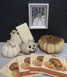lot 208 image: HALLOWEEN LOT