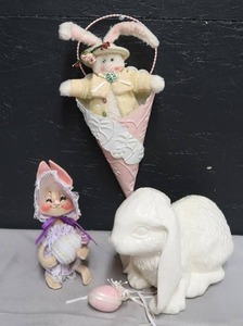 lot 213 image: COLLECTIBLE LOT