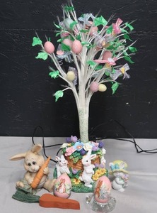 lot 215 image: FUN BUNNY LOT