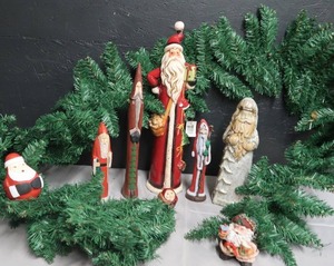 lot 232 image: SANTA LOT