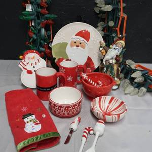 lot 244 image: CHRISTMAS DISHES PLUS