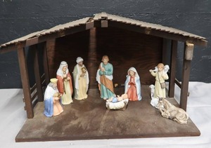 lot 252 image: 10 PC NATIVITY WITH STABLE