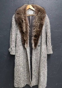 lot 269 image: LADYS BILL BLASS WINTER COAT