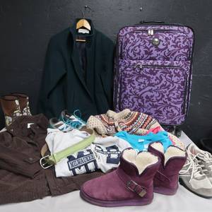 lot 271 image: LADYS LUGGAGE, SHOES, CLOTHES, AND NICE JACKET