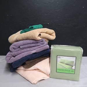 lot 273 image: TOWELS SHEETS