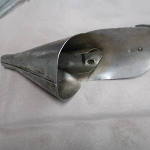 lot 274 image: VINTAGE OIL CAN HOLDER