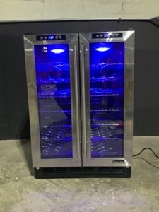 MAGIC CHEF Dual Zone 23.4 in. 42-bottle 114 Can Beverage and wine cooler NEW SEE PICS