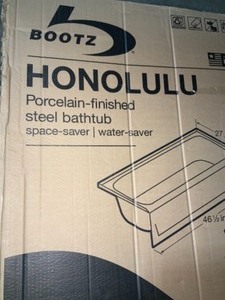 BOOTZ INDUSTRIES HONOLULU 46.5 IN. LEFT DRAIN RECTANGULAR ALCOVE SOAKING BATHTUB IN WHITE. SEE PICTURES