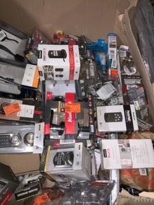 ASSORTED DOOR KNOBSHANDLES. VARIOUS CONDITIONS. SEE PICTURES