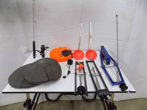 lot 5 image: Lot of Ice Fishing Items