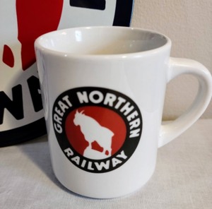 lot 89 image: Great Northern Railway Sign and Mug