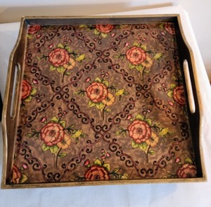 lot 108 image: Decorative Trays