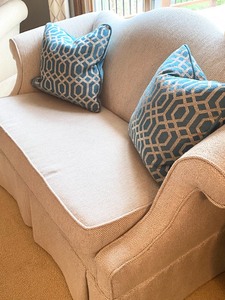 lot 3 image: Neutral Colored Love Seat