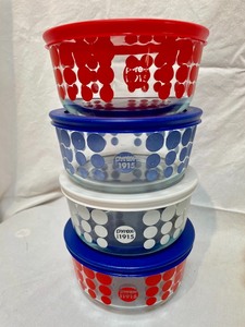 lot 219 image: Pretty Pretty Pyrex