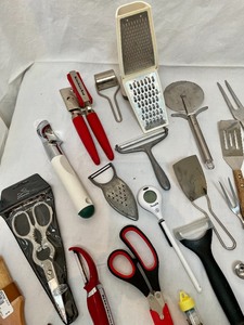 lot 217 image: Glitzy Gadgets for the Kitchen