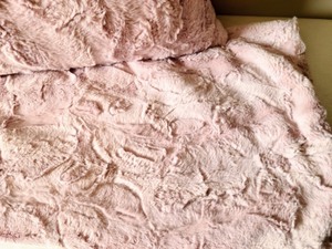 lot 129 image: Fuzzy Pink Accent Pillow and Matching Lap Blanket