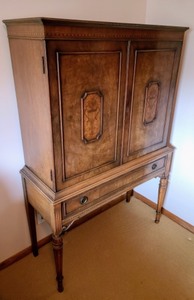 lot 146 image: Vintage Inlaid Wood Cabinet