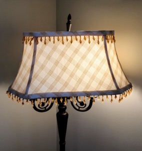 lot 154 image: Floor Lamp