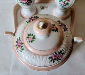 lot 160 image: Vintage Japanese Porcelain Vanity Set