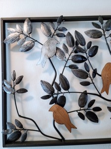 lot 165 image: Decorative Metal Bird Wall Hanging
