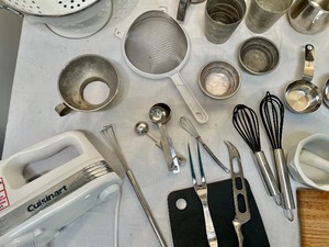 lot 268 image: Lot of Kitchen Essentials