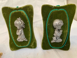 lot 269 image: Pretty Home Decor including Faux Art Glass Candy