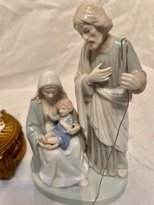 lot 283 image: Religious Figurines and a Rosary
