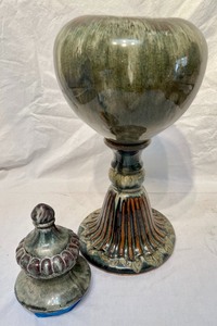 lot 282 image: Art Decor- Decorative Vessel