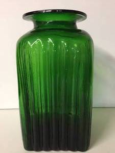 lot 339 image: Large Emerald Green Glass Vase