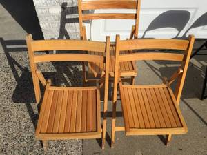 lot 347 image: 3 Wooden Folding Chairs