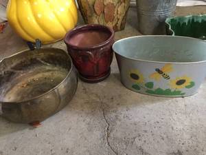 lot 349 image: Large Planter Lot