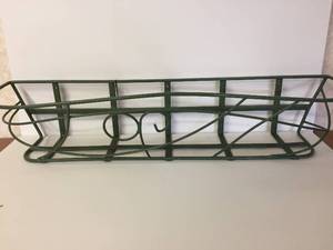 lot 351 image: Wire Deco Lot