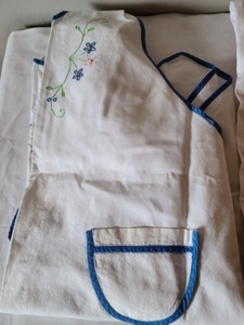 lot 188 image: Vintage Embroidered Aprons