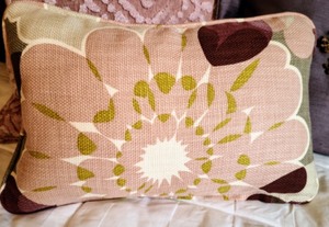 lot 195 image: Pink and Purple Accent Pillows