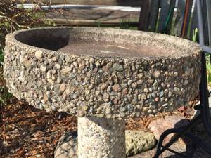lot 313 image: Concrete Rock Birdbath