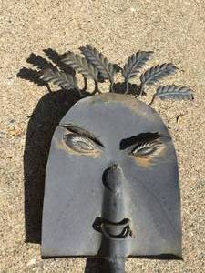 lot 320 image: Fun Metal Shovel Art With Stand