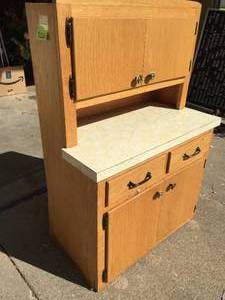 lot 326 image: Vintage Childs Kitchen Playset With Dishes