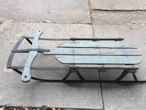 lot 370 image: Vintage Wooden Sled