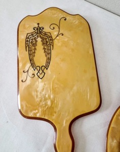 lot 57 image: Fantastic Vintage Celluloid Vanity Set w Art Deco deisgn