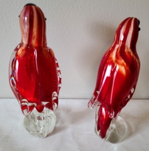 lot 61 image: Decorative Glass Birds