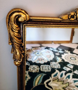 lot 60 image: Vintage Gold Wall Mirror