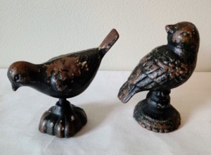 lot 65 image: Pair of Painted Iron Birds