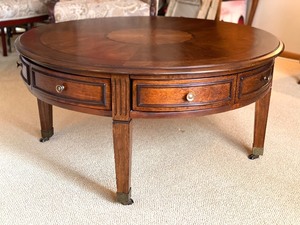 lot 8 image: Lovely Circular Coffee Table on Castors w Drawer Storage