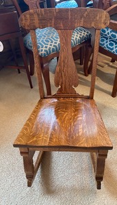 lot 6 image: Petite Vintage Rocking Chair