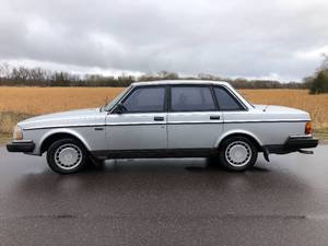 1990 Volvo 240DL - Very clean