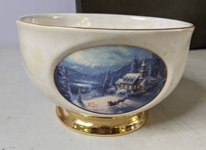 lot 82 image: Thomas Kincaide Sunday Evening Sleigh Ride Teleflora Gift Bowl