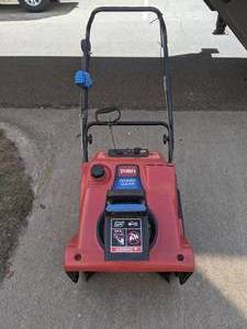lot 43 image: Toro Power Clear 141cc Two-Cycle Snow Blower