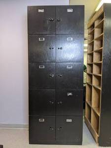 lot 71 image: Multi-Compartment Wood Locker Unit