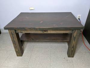 lot 175 image: Small Rustic Pine Coffee Table